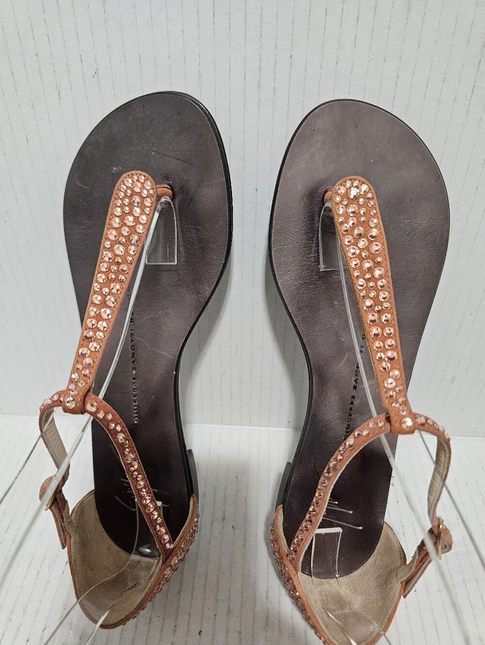 Giuseppe Zanotti Shoes Crystal Embellished T Strap Flat Sandals Rose Gold 36